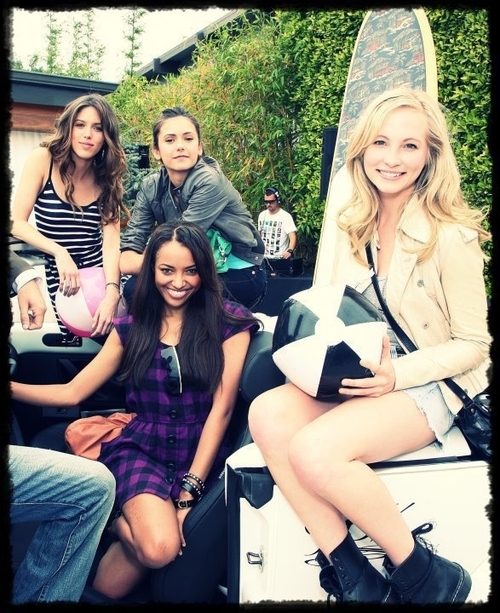 the vampire diaries girls Fotos FormulaTV