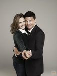 Foto promocional de Emily Deschanel y David Boranaz, Booth y Brenan en la quinta temporada de 'Bones'