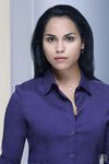 Monica Raymund es Ria Torres en...