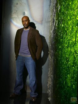 Morris Chestnut en \'V