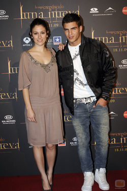 Blanca Suarez (\'El internado) y Maxi Iglesias (\'FOQ\') en la premi�re de \'Luna nueva\'