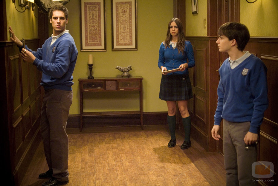 Los chicos de 'El internado' buscan la habitación 13