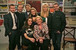 Reparto de \'La �ltima guardia\' con  \'La oreja de Van Gogh\'