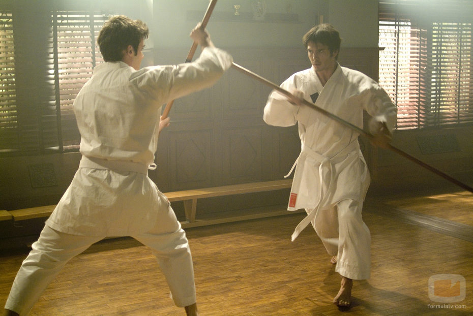 Iván y Rubén hacen eskrima en 'El internado'
