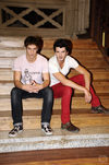 Yon Gonz�lez (Iv�n) y Mart�n Rivas (Marcos) en la presentaci�n de la s�ptima temporada de 'El internado'