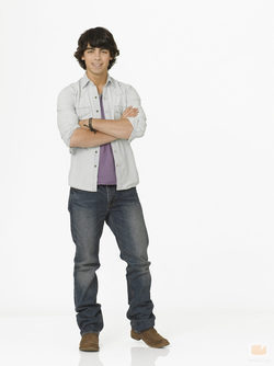 Joe Jonas es Shane Gray