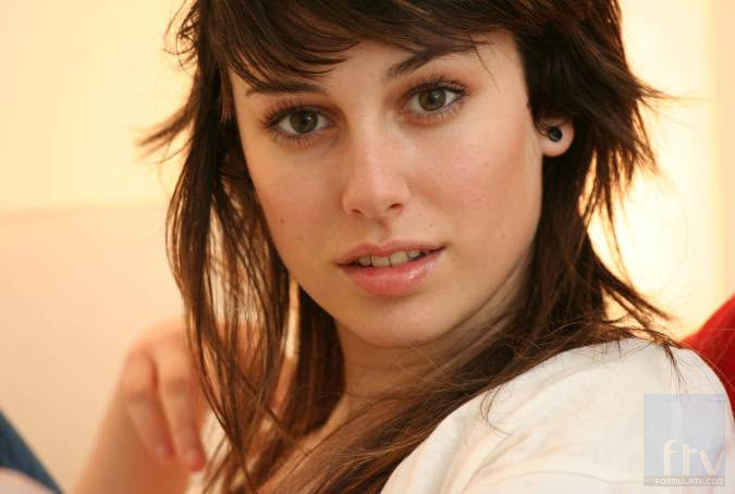 Adem s Ana de Armas Marta Torn y Blanca Su rez que interpretan a 