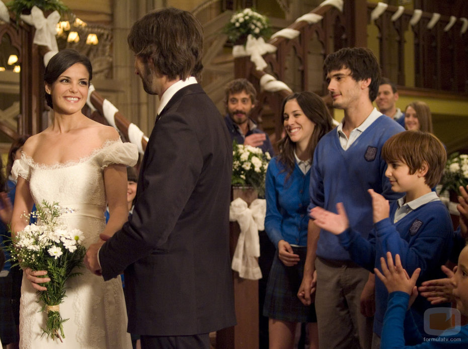 'El internado' aplaude el matrimonio de Fermín y María