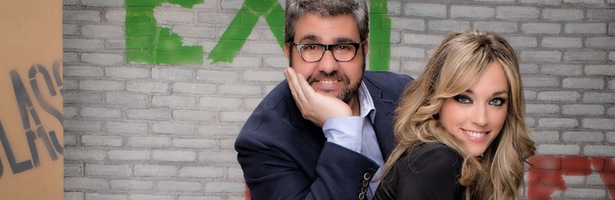 Los presentadores de 'Así nos va': Florentino Fernández y Anna Simón