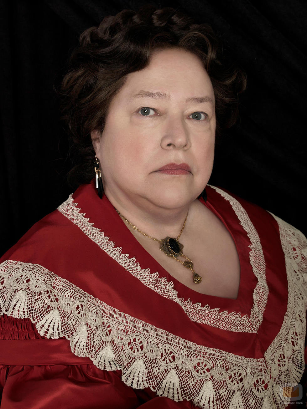 Kathy Bates en la tercera temporada de 'American Horror Story' Fotos