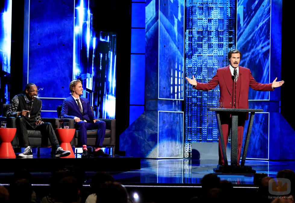 Justin Bieber y Will Ferrell en el 'Roast of Justin Bieber' Fotos