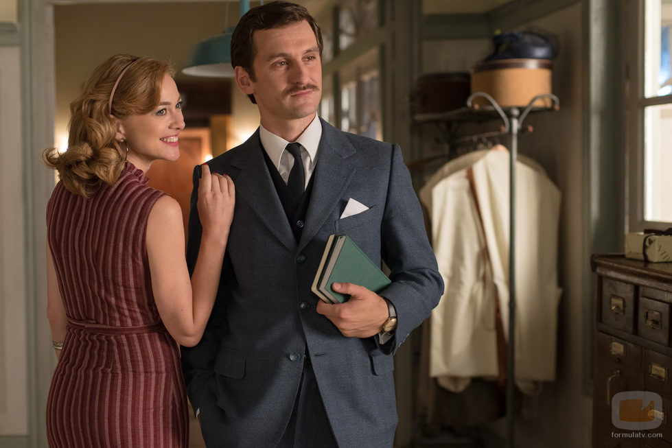 Víctor y Clara en 'Velvet' Fotos FormulaTV