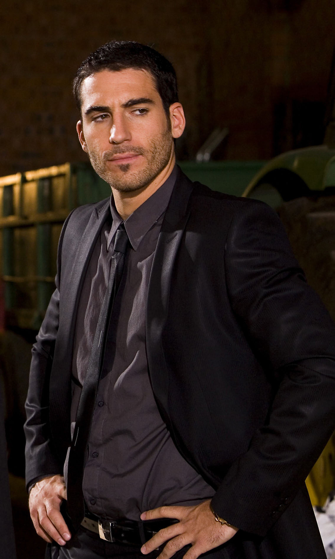Filme Und Serien Von Miguel ángel Silvestre Miguel Ángel Silvestre en un capítulo de la serie 'Sin tetas no hay
