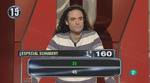 Víctor Castro celebra 100 programas en 'Saber y Ganar'