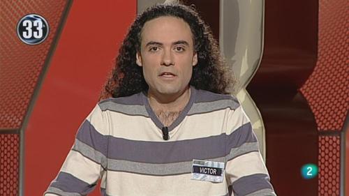 Víctor Castro celebra 100 programas en 'Saber y Ganar'