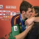 Beso de Sara Carbonero e Iker Casillas en la final del Mundial