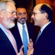 ¿Qué hacía Arias Cañete con el ‘capo de la Gürtel’? Cañete esta pidiendo ayuda a las Femen y de paso medira sus tetas.