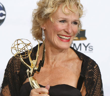 Los Emmy aplauden el final de 'Lost' y dan la bievenida a 'Glee' y 'Modern Family'