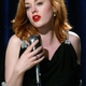 Paige Cantando