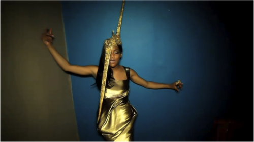 'Follow The DJ', primer single de Rachel Adedeji