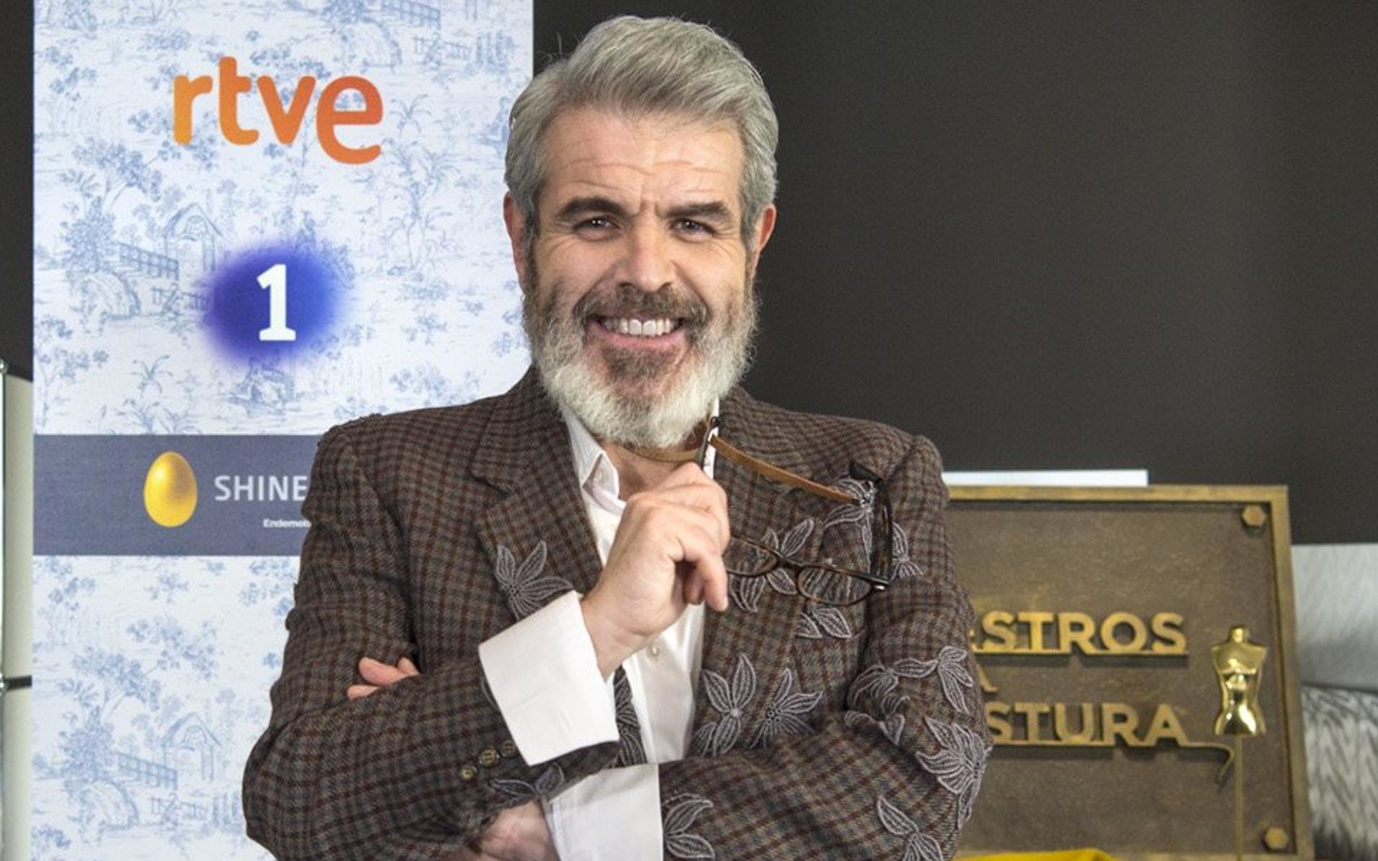 El pasado travesti de Lorenzo Caprile ('Maestros de la costura') como Miss Cantabria