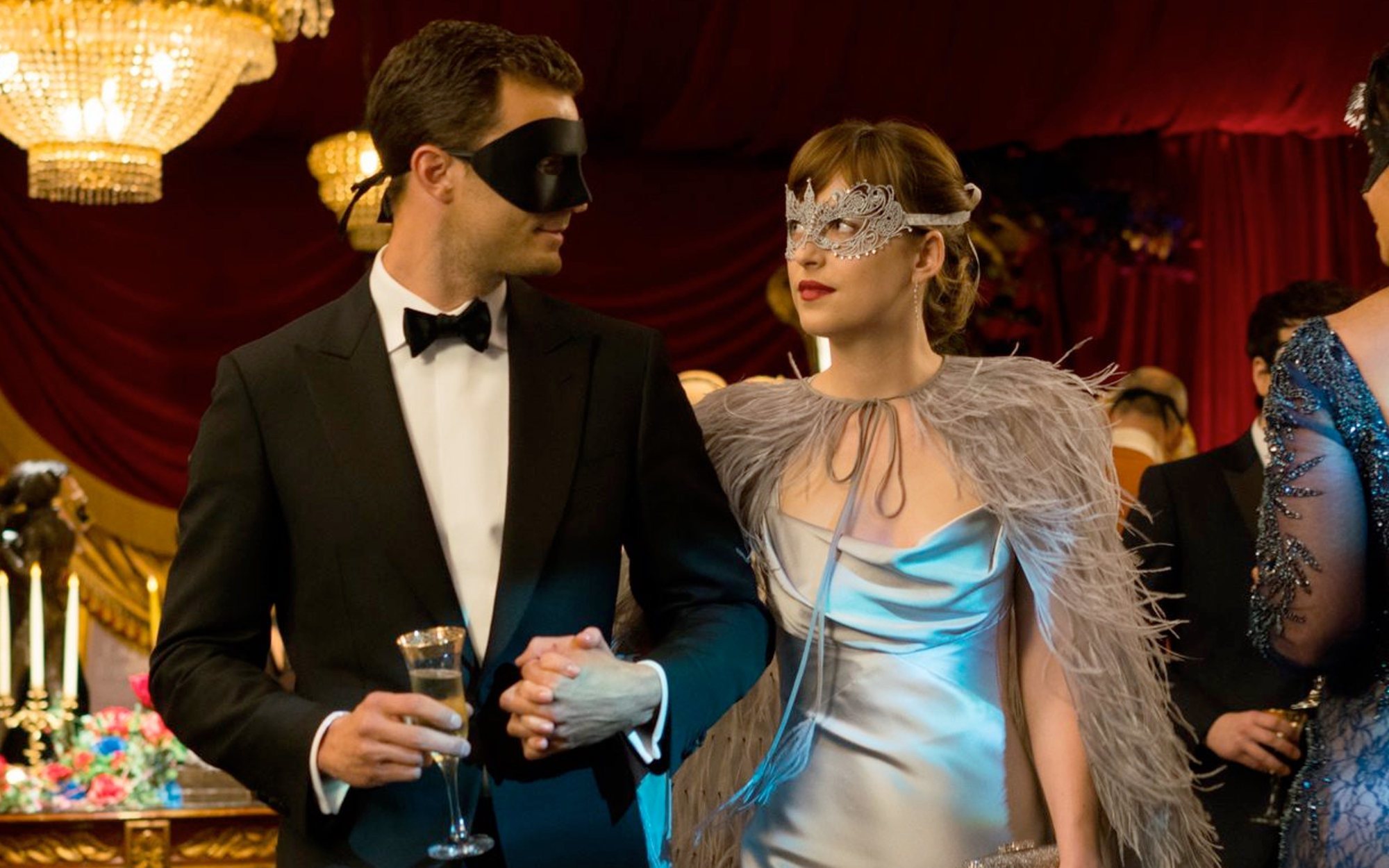 Mediaset estalla contra TVE por obligarles a adelantar el estreno de "Cincuenta sombras más oscuras"