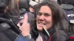 El mal trago de María Llapart ('Al rojo vivo') en la manifestación de Jusapol: "¡Que soy periodista, hostia!"