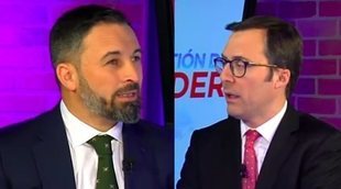 Santiago Abascal es vapuleado por un periodista catalán en una crítica entrevista de la televisión colombiana