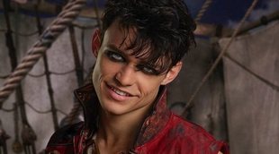 Instagram censura una erótica foto de Thomas Doherty ('Los descendientes') en la que se le marca el paquete