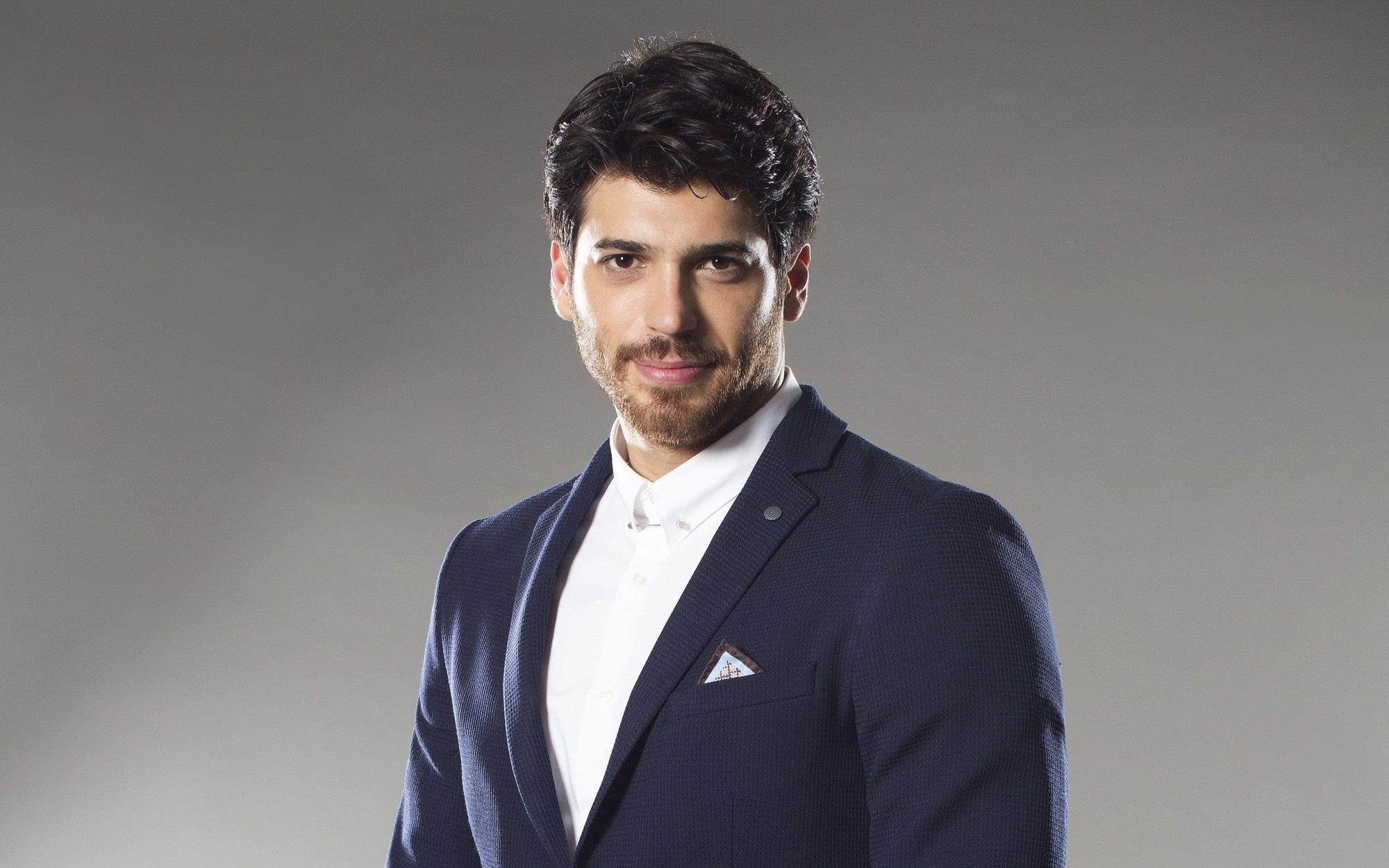 Can Yaman muestra sus avances con el español: "Lo entiendo mucho mejor y ya lo hablo un poquito"