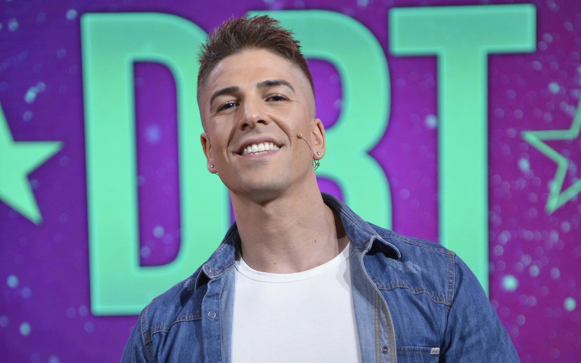 Labrador revoluciona a sus seguidores con sensuales desnudos integrales durante la cuarentena