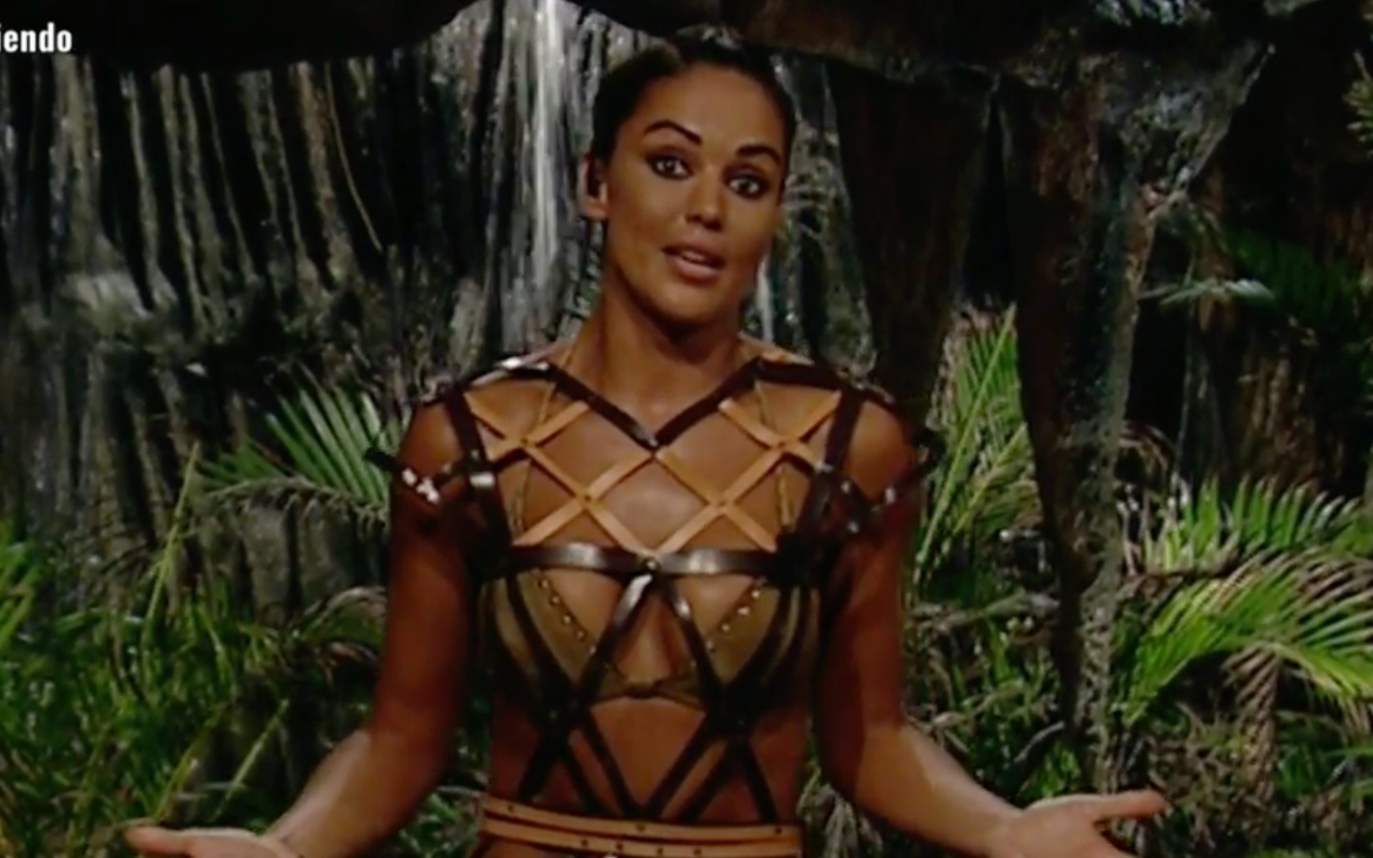 Lara Álvarez, entre lágrimas, no cierra La Palapa de 'Supervivientes': "Llegó el momento de luchar con ellos"