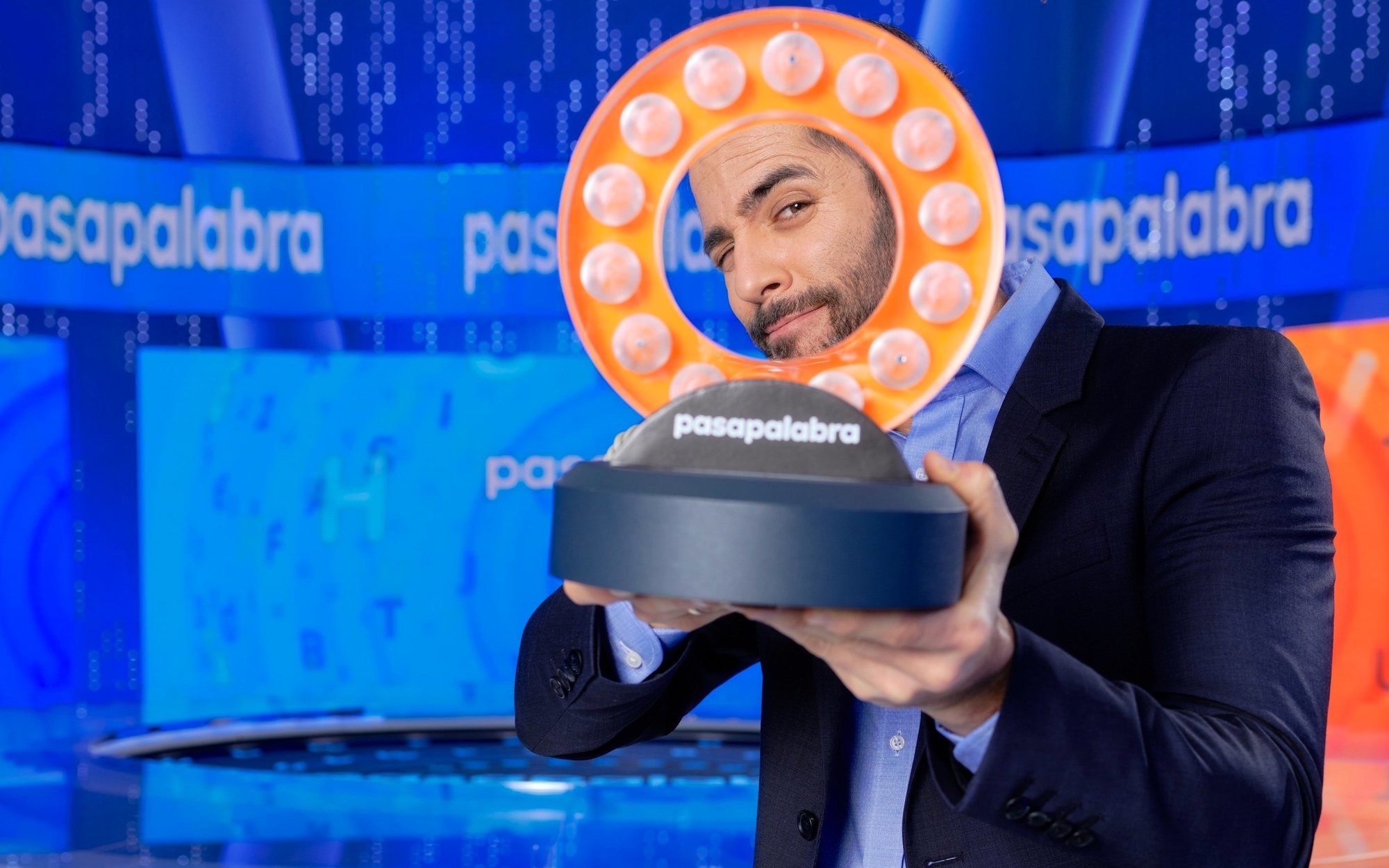 El sonoro zasca de 'La resistencia' a Mediaset: "Hemos traído un 'Pasapalabra' ilegal, como el de Telecinco"