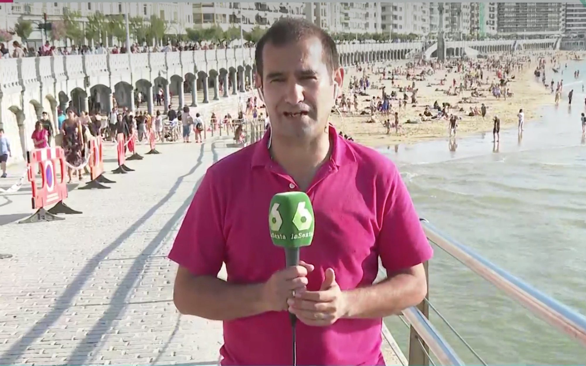 Agreden a un reportero de laSexta con un palo mientras informaba de la afluencia de bañistas en La Concha