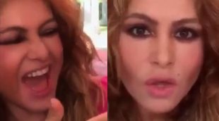 Paulina Rubio reacciona con humor y con una botella de alcohol en la mano a su bochornoso concierto solidario
