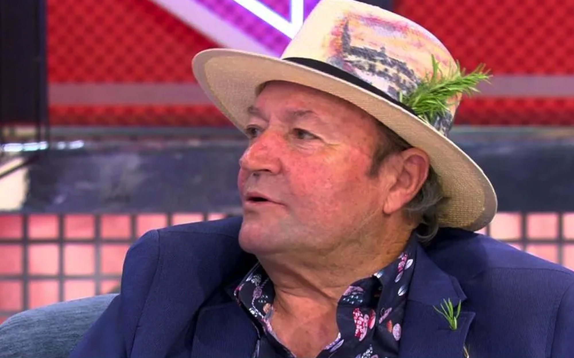 Amador Mohedano carga contra Rocío Carrasco y detalla la enorme cantidad de dinero que le debe