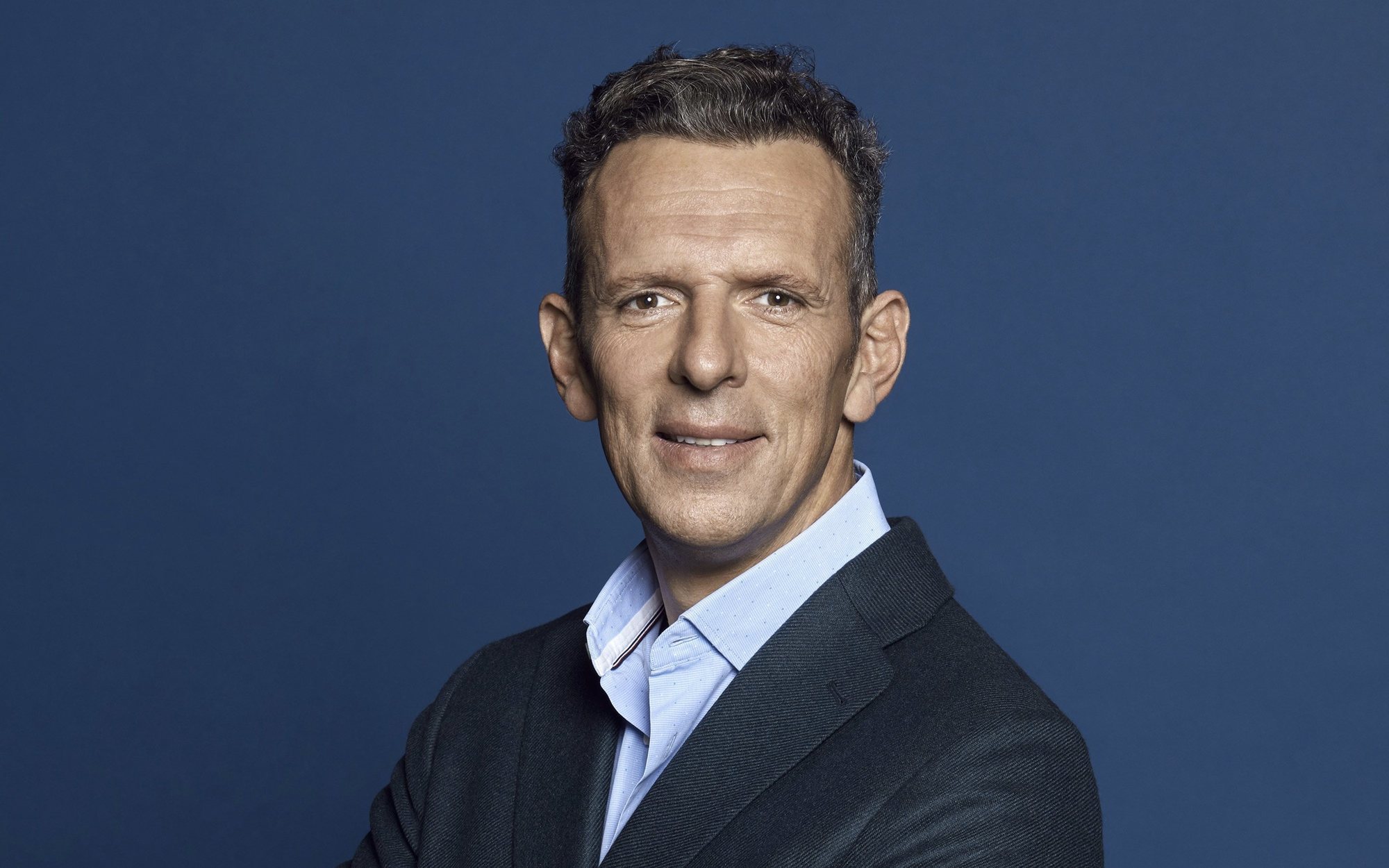 Agreden a un equipo de 'Cuatro al día' en Lleida: "Nos han tirado una silla a la cabeza"