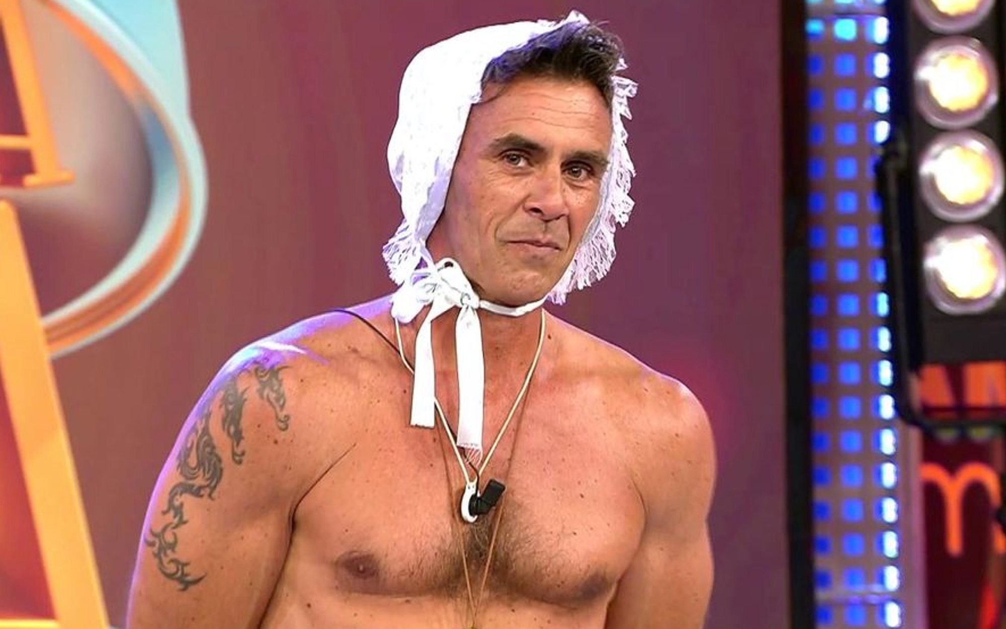 Alonso Caparrós confiesa su experiencia gay: "No fue completa, pero sí avanzada"