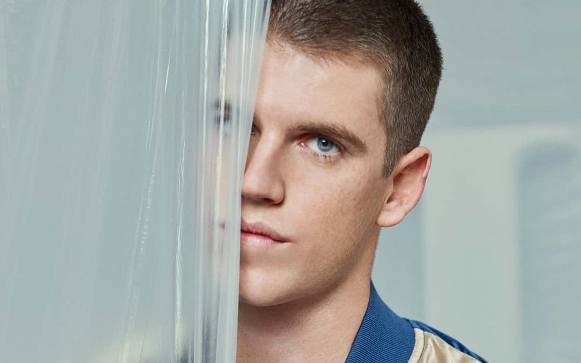 Miguel Bernardeau protagoniza 'Playa Negra', un drama surfero de Grupo Ganga y los productores de 'Narcos'