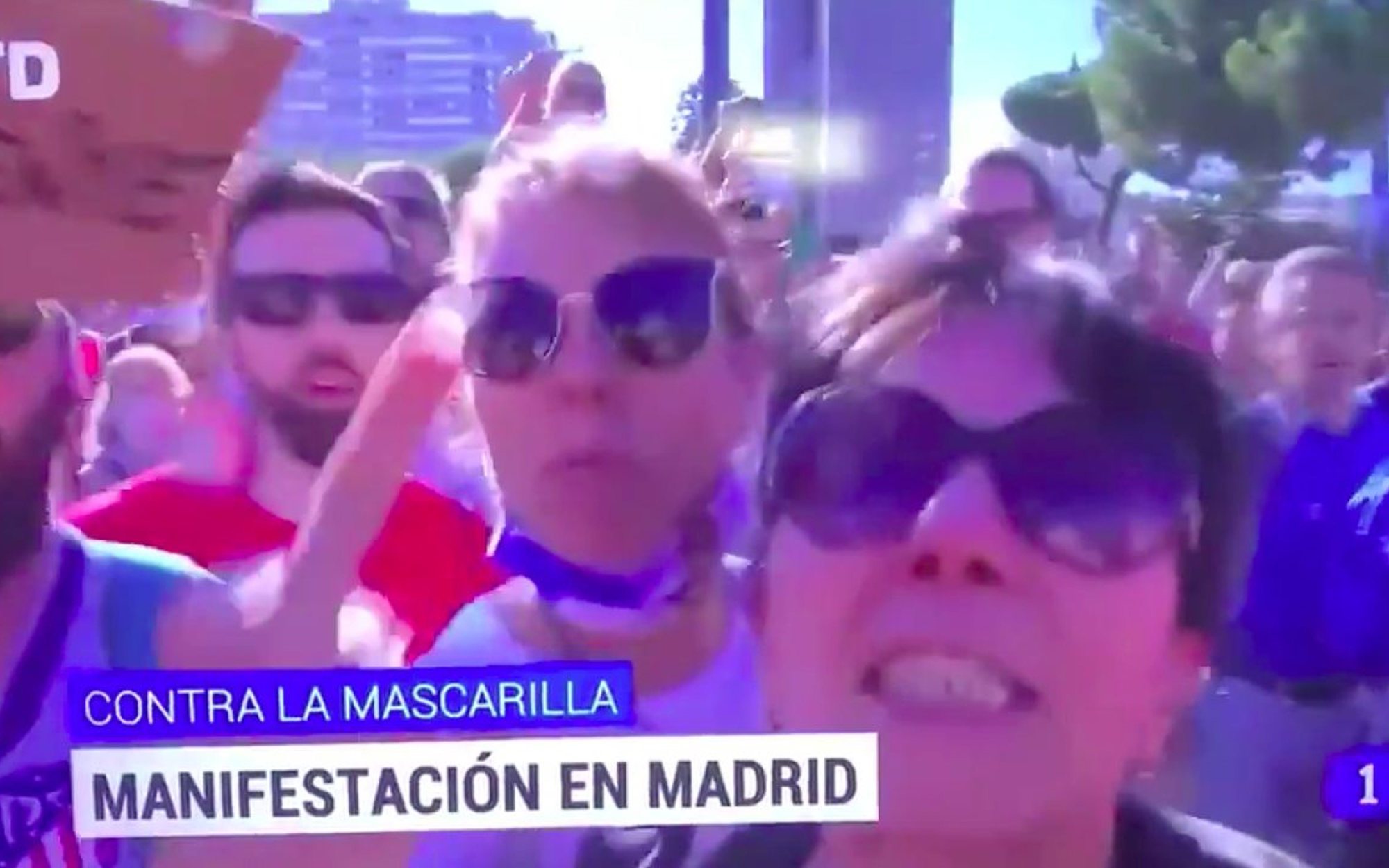 El Consejo de Informativos de RTVE denuncia las agresiones a periodistas en la manifestación antimascarilla