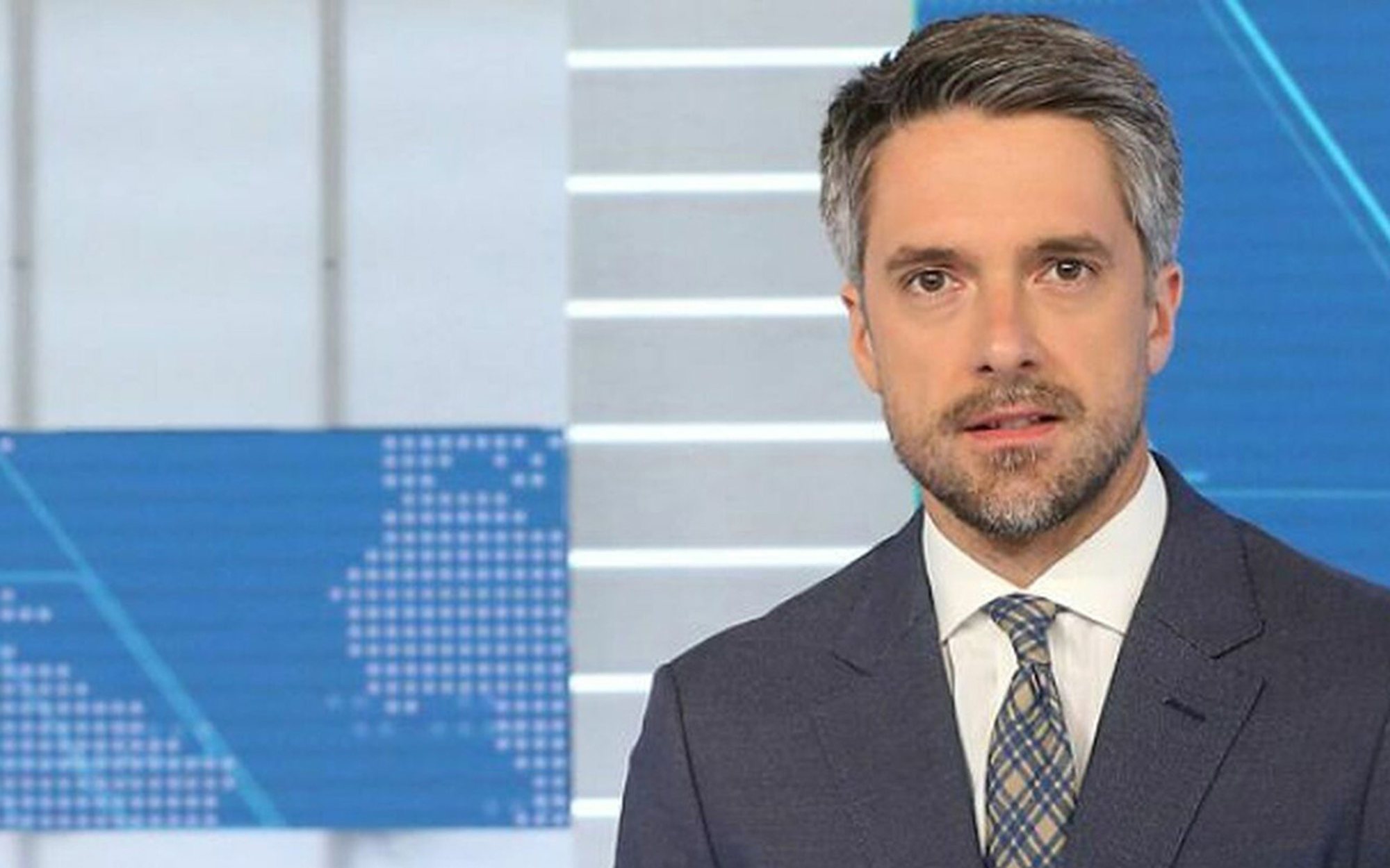 La pillada a Carlos Franganillo con el micro abierto en el 'Telediario': "¡Joder, macho!"