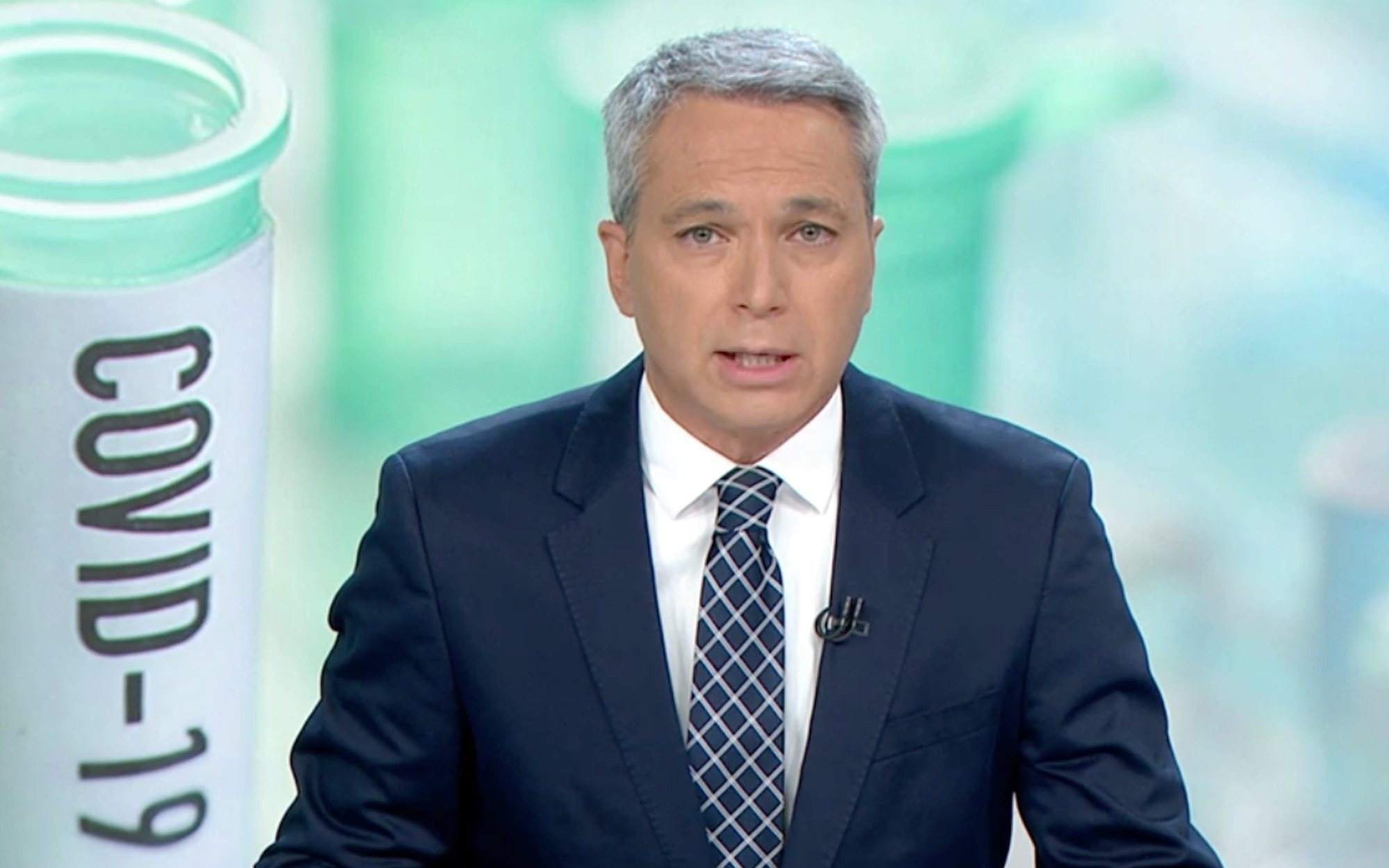 Vicente Vallés vuelve a 'Antena 3 noticias' con zascas a Pedro Sánchez y Podemos
