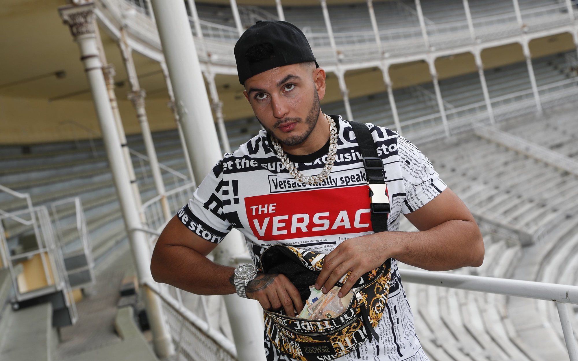 Sale a la luz un vídeo de Omar Montes ensangrentado en una pelea callejera