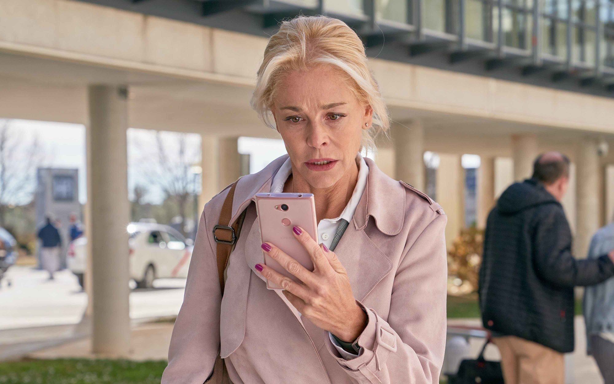 Telecinco traslada 'Madres' el jueves y 'Ven a cenar conmigo: Gourmet edition' al miércoles