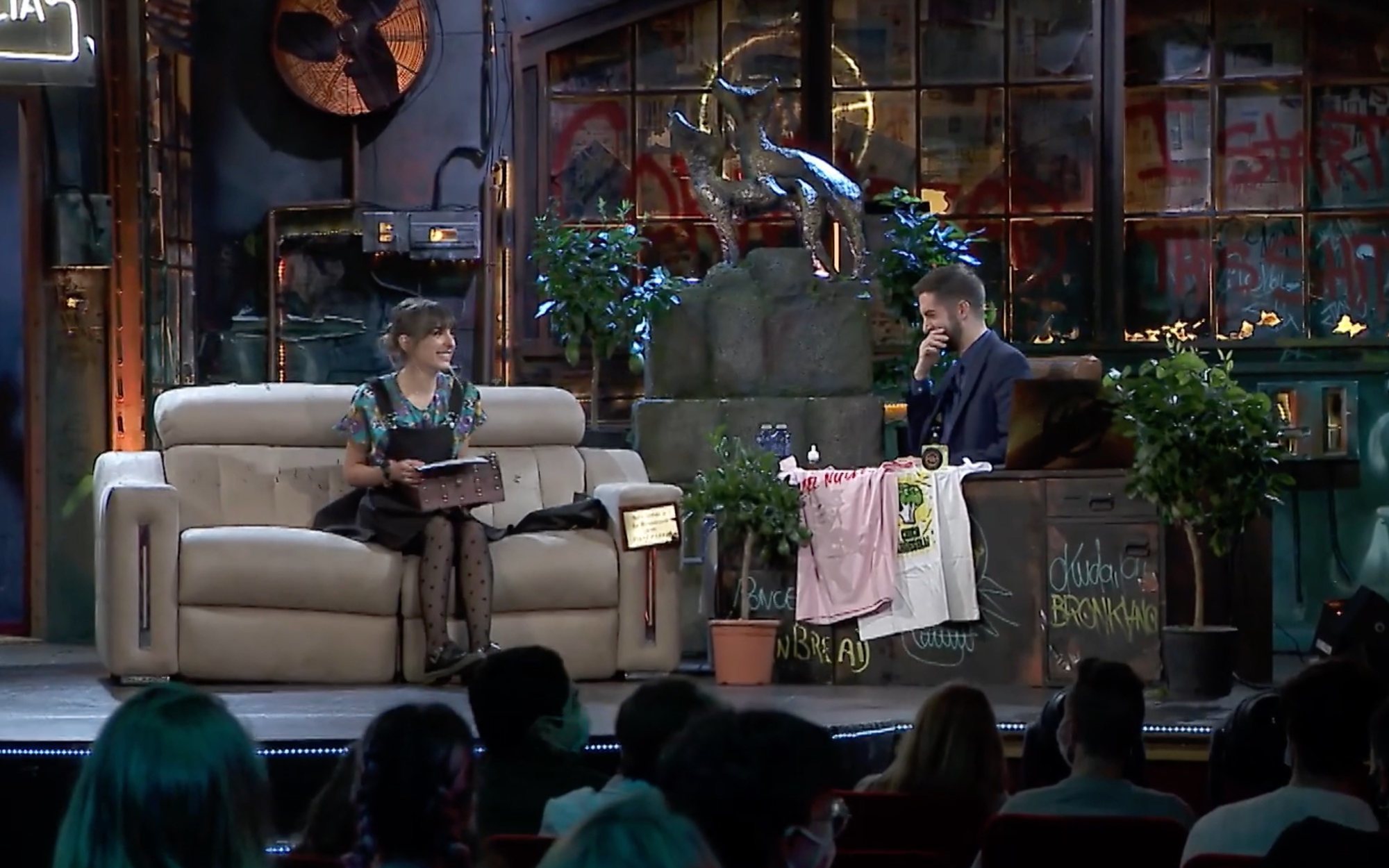 El regalo envenenado de Maialen a 'La resistencia': una nueva caja misteriosa con una multa muy peculiar