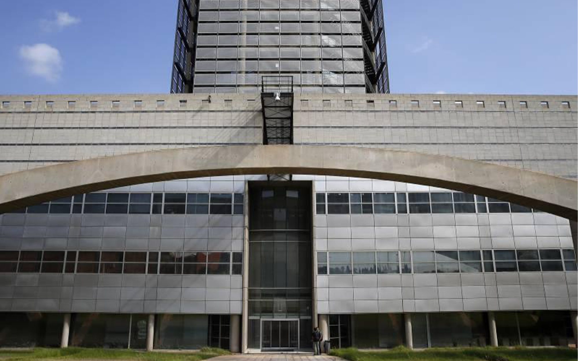 Condenan a seis años de cárcel al exdirector general de RTVV por la visita del Papa