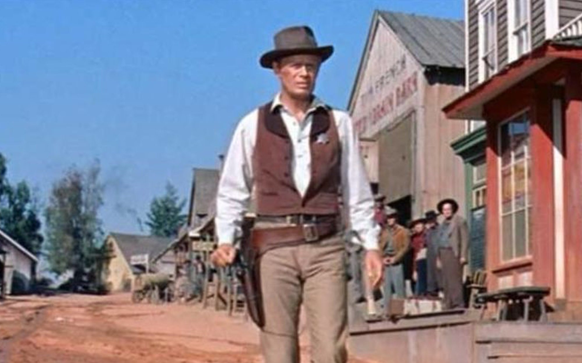 El 'Cine western' (4,7%) de Trece se corona como lo más visto del día con "El hombre de la pistola de oro"