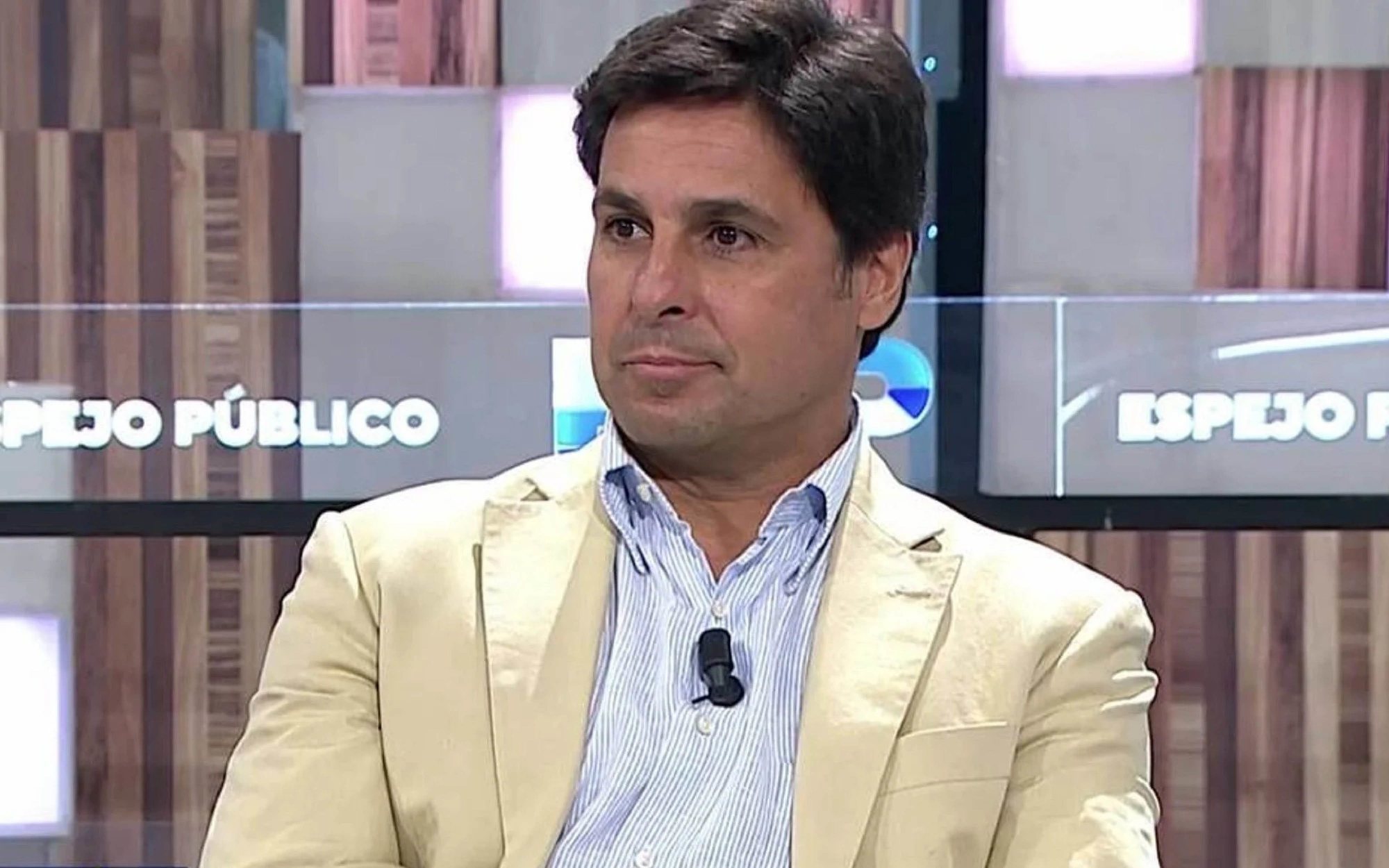 Fran Rivera denuncia en 'Espejo Público' que está sufriendo una extorsión: "Me mandó fotos subidas de tono"