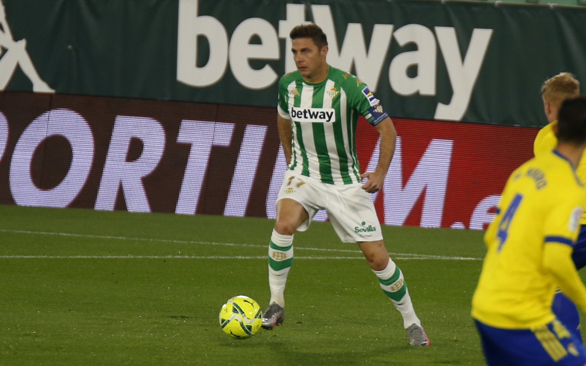 La victoria del Betis frente al Cádiz se impone a 'Ciudad cruel' en el prime time