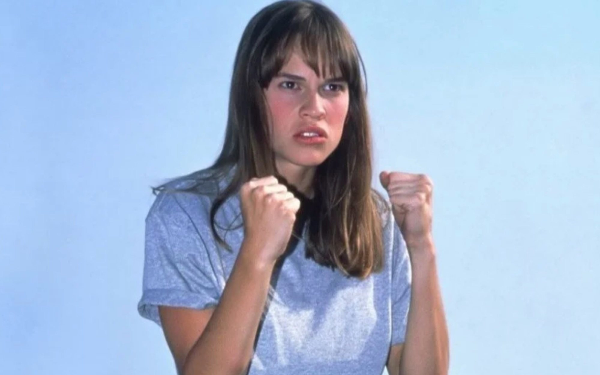 Los creadores de 'Cobra Kai' abren la puerta a la aparición de Hilary Swank